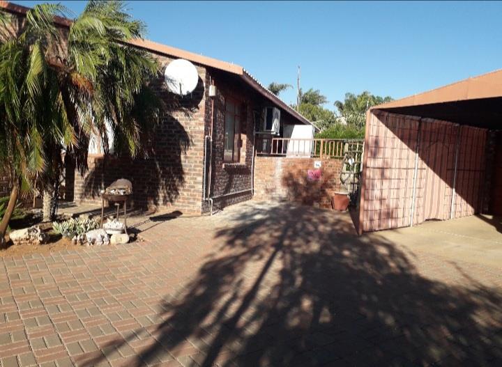 4 Bedroom Property for Sale in Kakamas Northern Cape